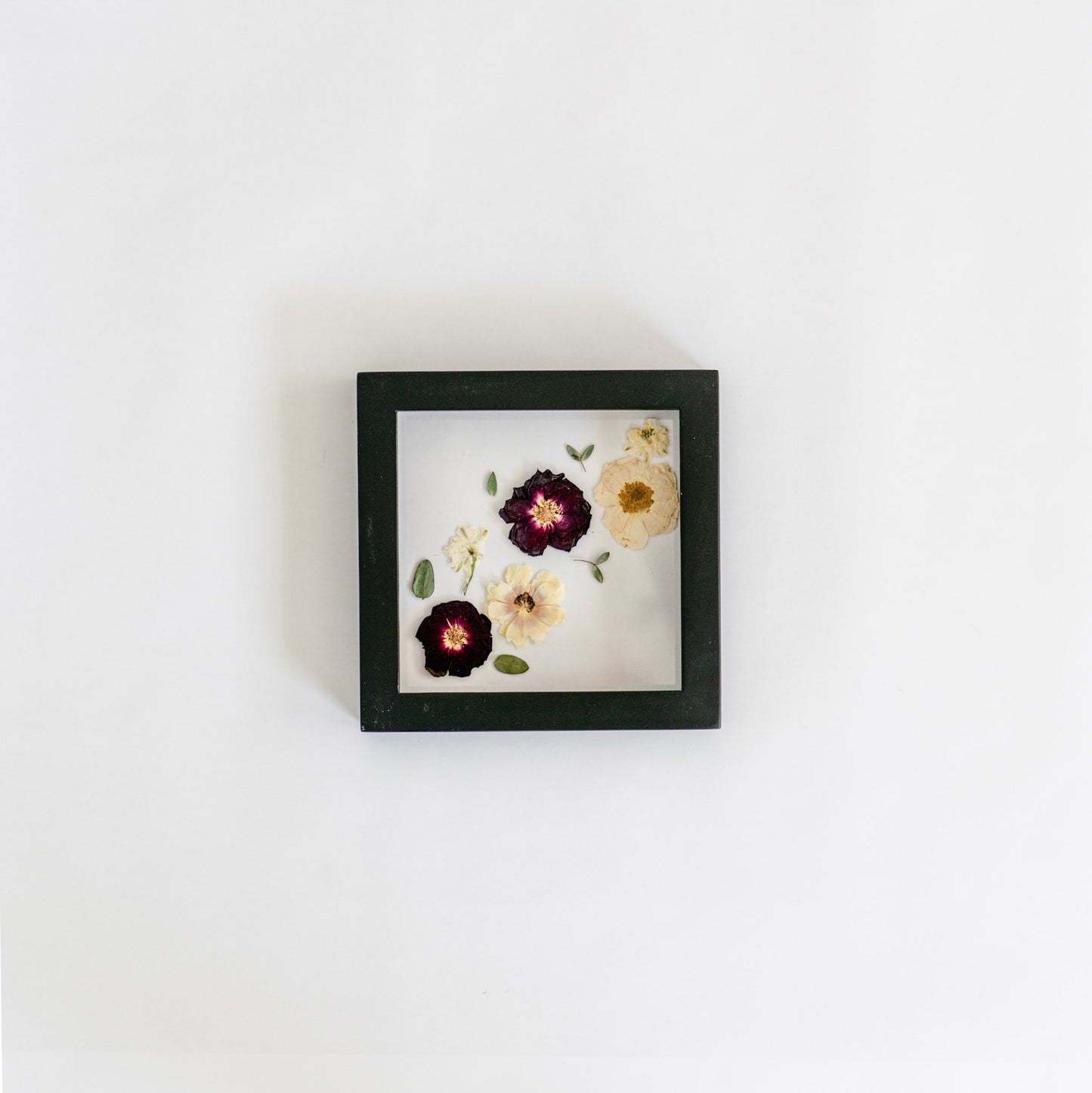 Pressed Frame - Recreation Diagonal Design (We Repurchase Your Wedding Bouquet)