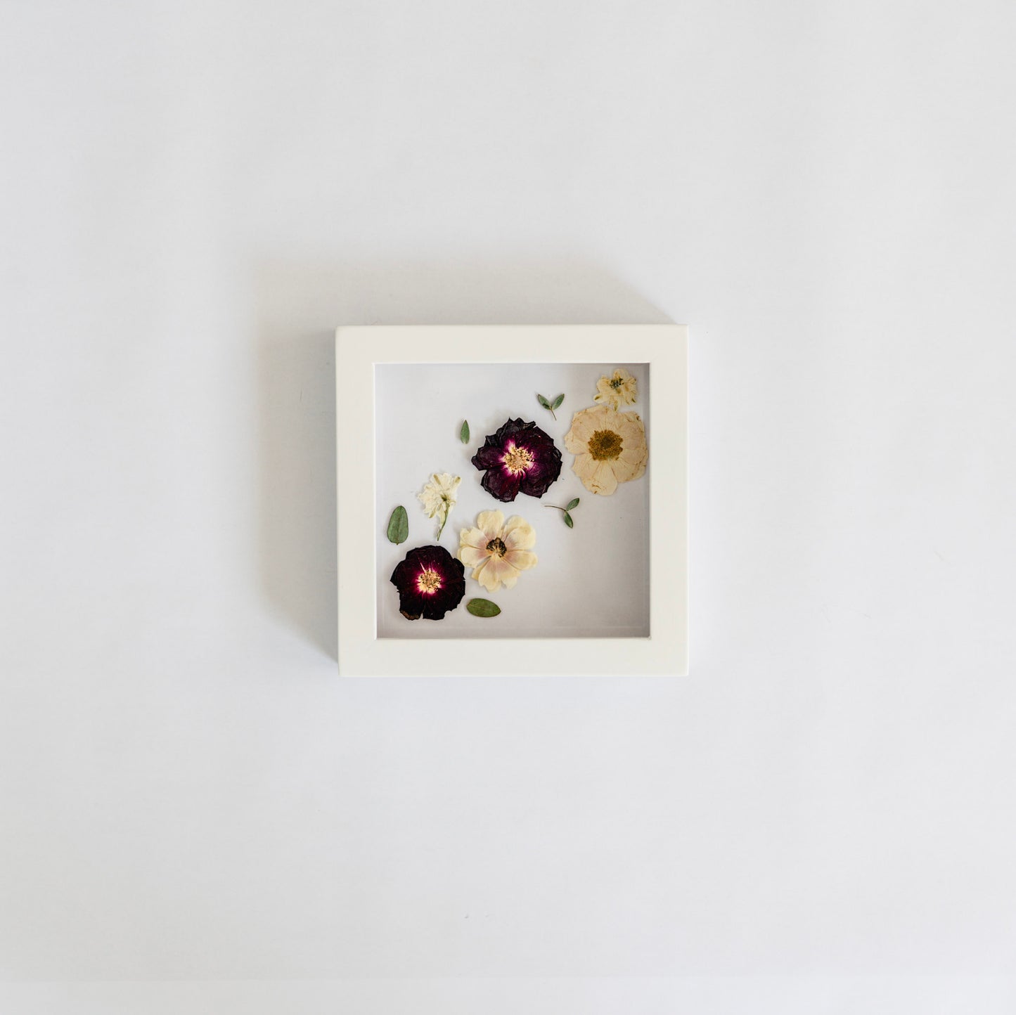 Pressed Frame - Recreation Diagonal Design (We Repurchase Your Wedding Bouquet)